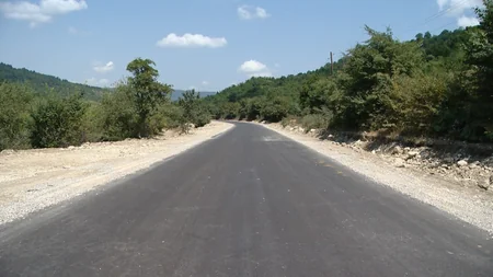 Qubada 5 istiqamətdə 36,4 kilometrlik yolun tikintisi yekunlaşır - VİDEO