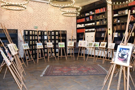 Bakı Kitab Mərkəzində “Yolum keçir Qarabağdan” adlı rəsm sərgisi açılıb