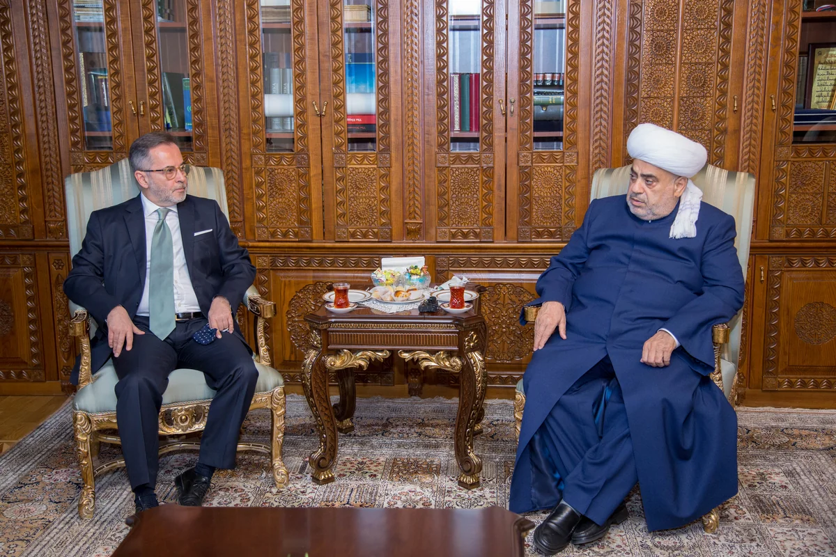 Allahşükür Paşazadə Yunanıstan səfiri ilə görüşüb