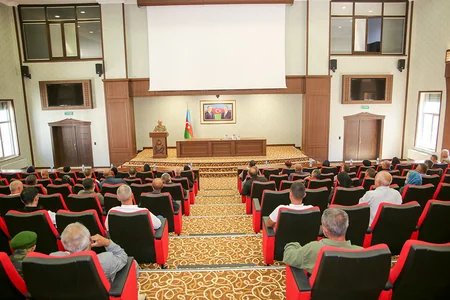 Əlahiddə Ümumqoşun Orduda şəhid ailələrinə müxtəlif orden və medallar təqdim edilib