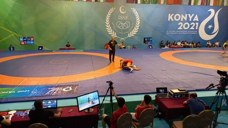 İslamiada: Azərbaycanın 4 güləşçisi finalda, Kolesnik gümüş medal qazanıb