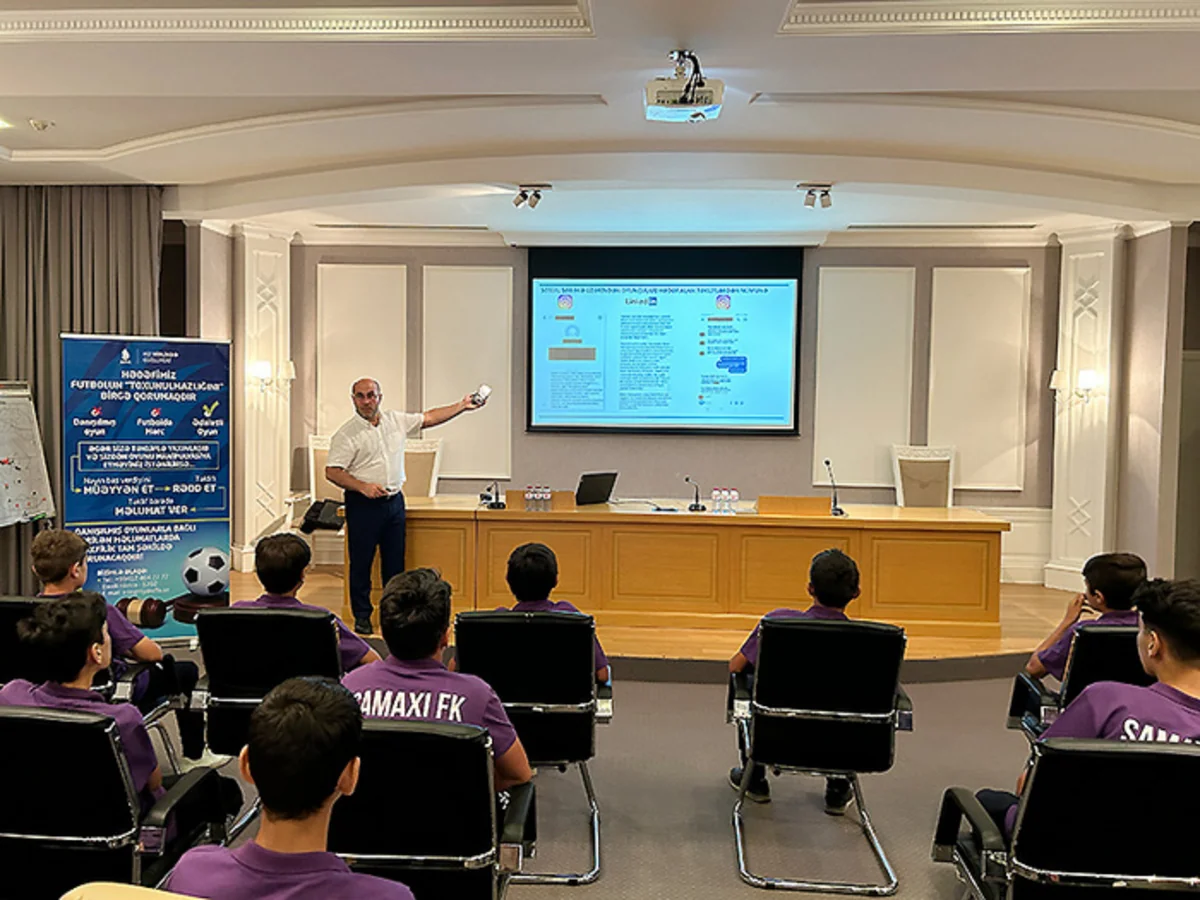 Şamaxı klubunun futbolçuları üçün danışılmış oyunlarla bağlı seminar keçirilib