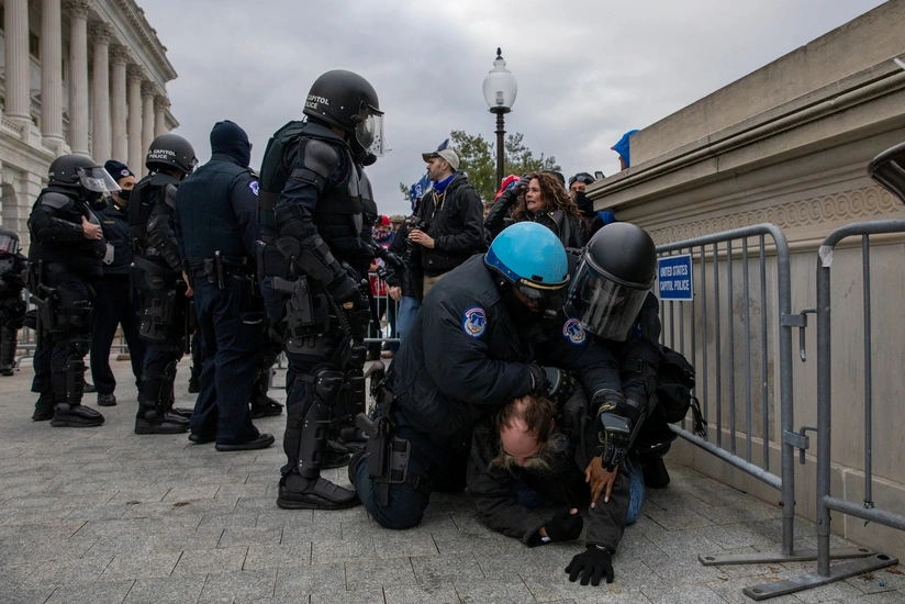 ABŞ Konqresini qoruyan polis rəisi istefa verib