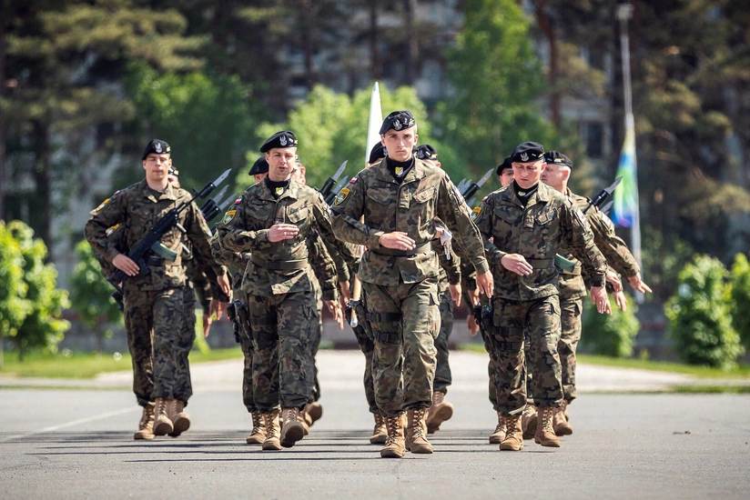 Poland doesn't intend to return to compulsory military service