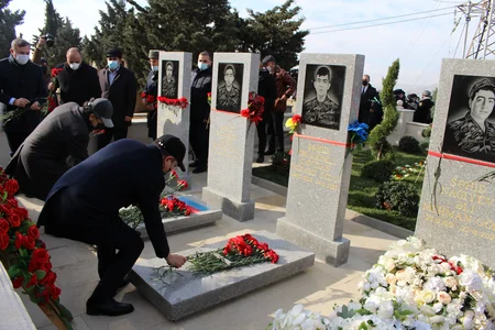 Səbaildə şəhidlərin xatirə lövhəsinin açılışı olub