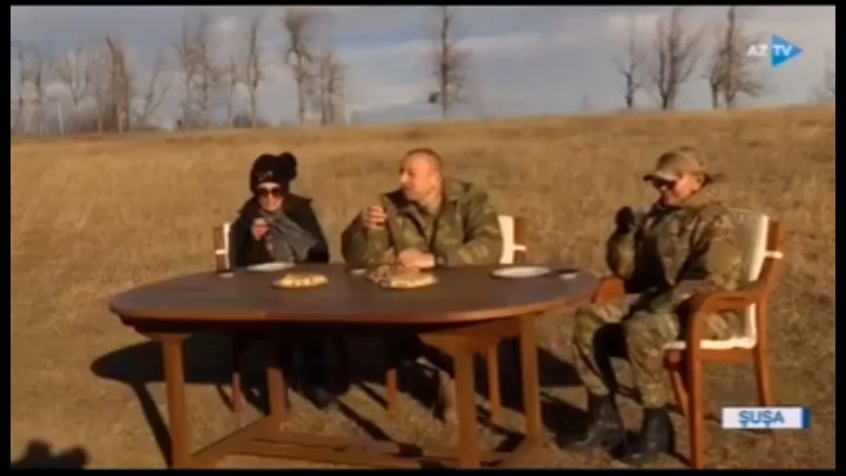 Prezident Cıdır düzündə paxlava ilə çay içib: Dostlarımız sevinsin, düşmənlərin gözü kor olsun! 