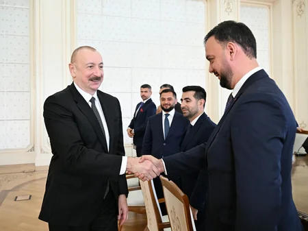 Президент Ильхам Алиев принял членов сборной Азербайджана по мини-футболу