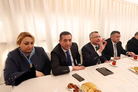 Bakıda yanan yataqxanadan - FOTOREPORTAJ