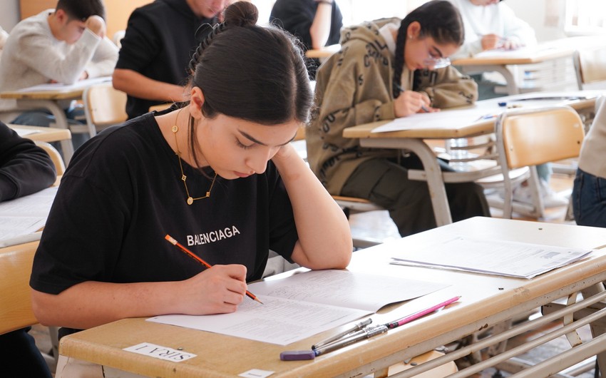 Bu gün 52 mindən çox şagird buraxılış imtahanı verib - YENİLƏNİB