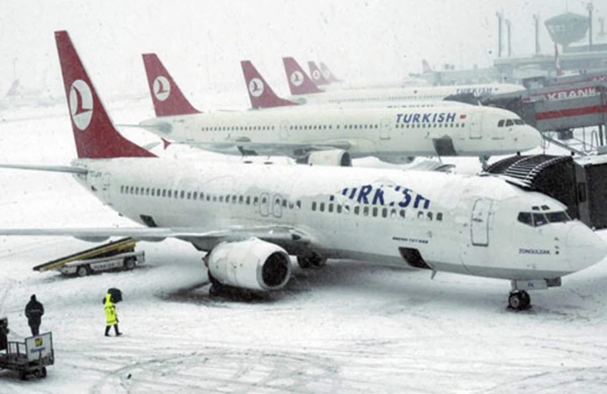 İstanbulda 200-dən çox aviareys ləğv edilib