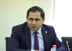 Armenian defense minister leaves for Greece