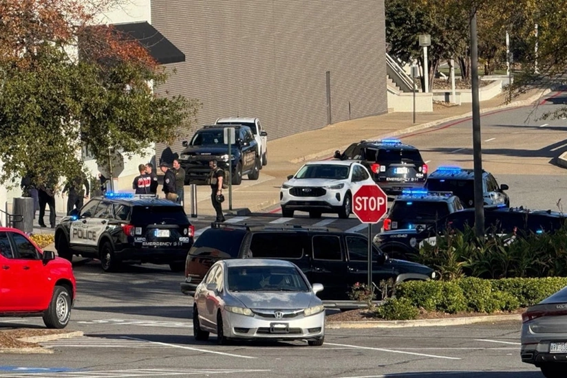 Black Friday mall shooting in Arkansas leaves 2 injured