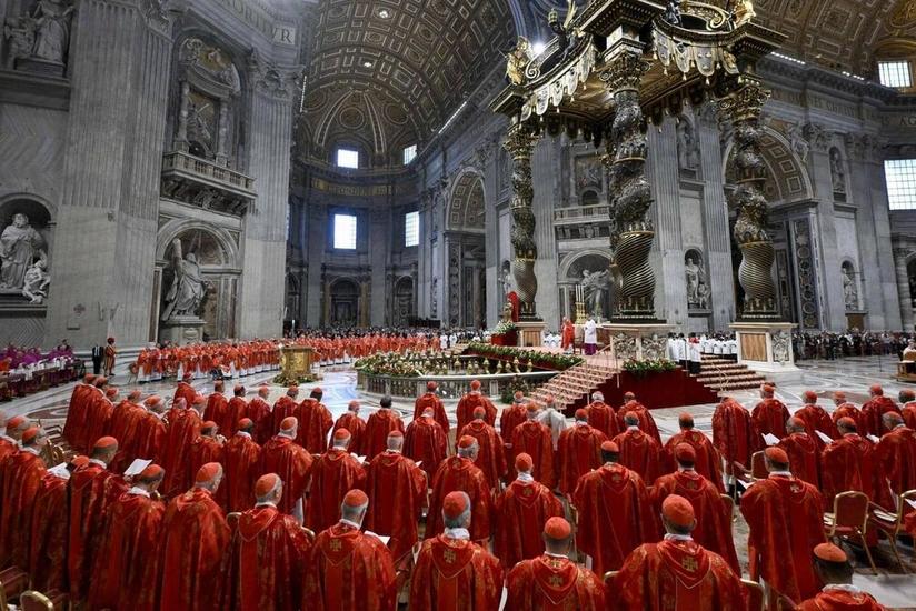 Konklav birinci turda yeni Roma Papasını seçə bilməyib – YENİLƏNİB
