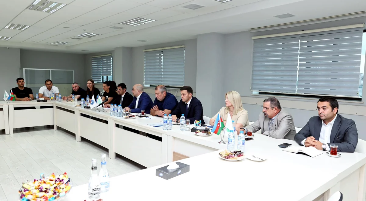 Azərbaycan Voleybol Federasiyasının rəhbərliyi qadınlardan ibarət millinin üzvləri ilə görüşüb