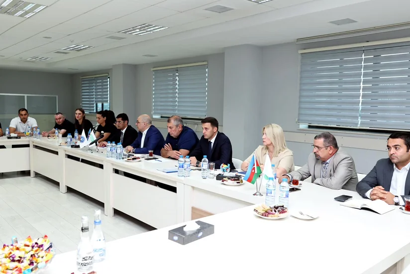 Azərbaycan Voleybol Federasiyasının rəhbərliyi qadınlardan ibarət millinin üzvləri ilə görüşüb