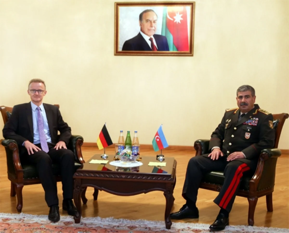 Azərbaycan müdafiə naziri Almaniya səfiri ilə görüşüb