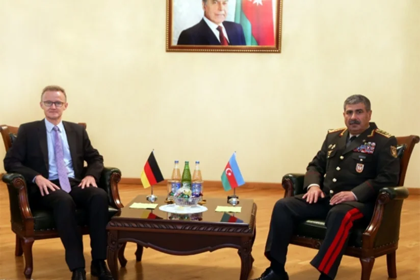 Azərbaycan müdafiə naziri Almaniya səfiri ilə görüşüb