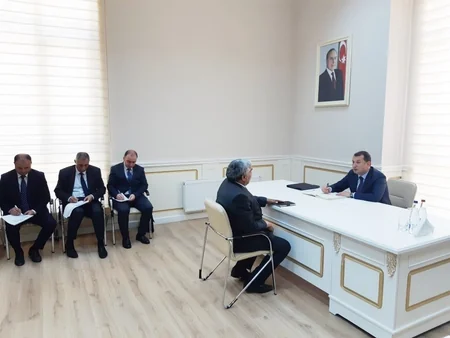 İqtisadiyyat naziri və müavinləri vətəndaşları qəbul edib