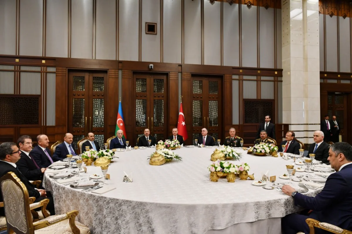Azərbaycan Prezidentinin şərəfinə rəsmi nahar verilib