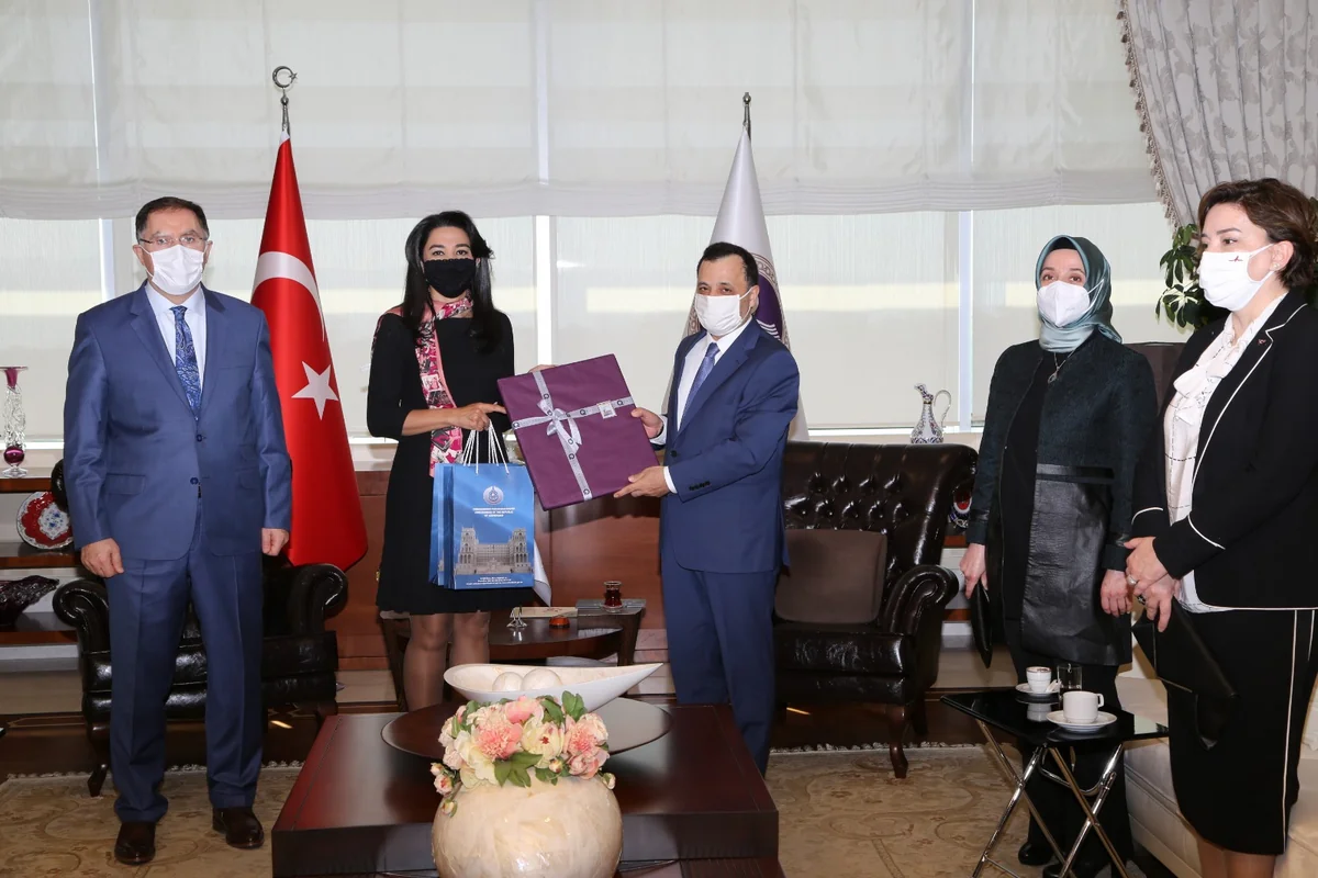 Səbinə Əliyeva Türkiyənin Konstitusiya Məhkəməsinin sədri ilə görüşüb