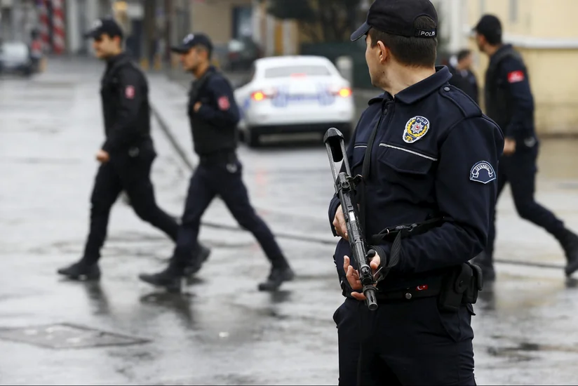 Полиция Турции задержала свыше 90 подозреваемых в грабежах и обмане туристов