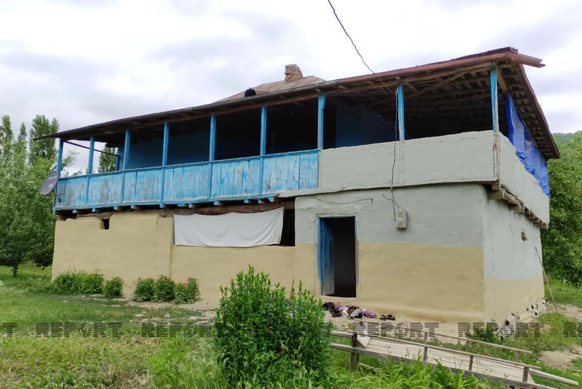 Житель Губы зарубил отца топором