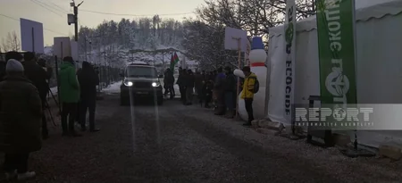 One more passenger car of peacekeepers uses freely Khankandi-Lachin road - UPDATED