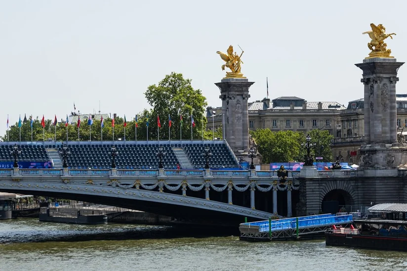 Тренировочные заплывы триатлонистов на Олимпиаде отменили из-за качества воды в Сене