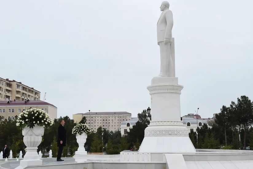 President Ilham Aliyev arrives in Sumgayit for visit
