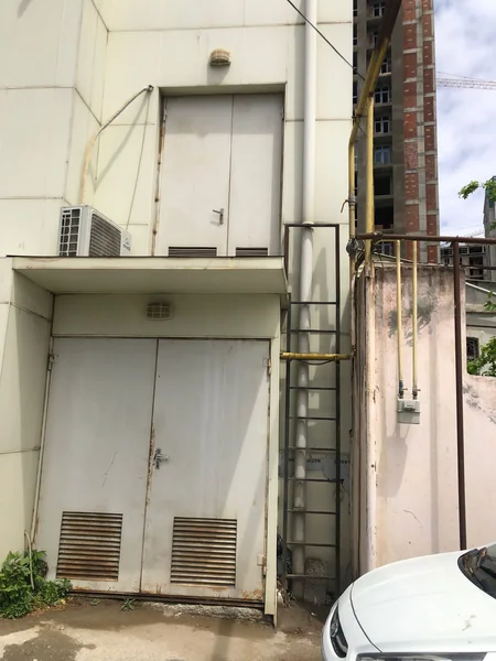 Nazirlik “Buta” klinikasının fəaliyyətini dayandırıb