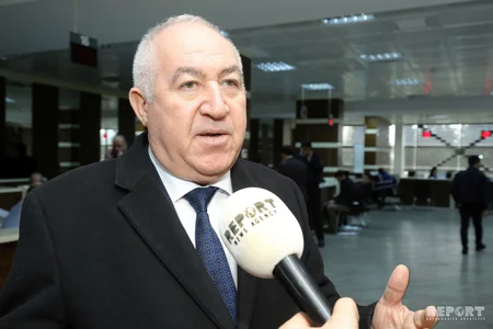 Мужчина упал, схватившись за сердце, чтобы его жена прошла в суматохе без досмотра - РЕПОРТАЖ С ТАМОЖНИ