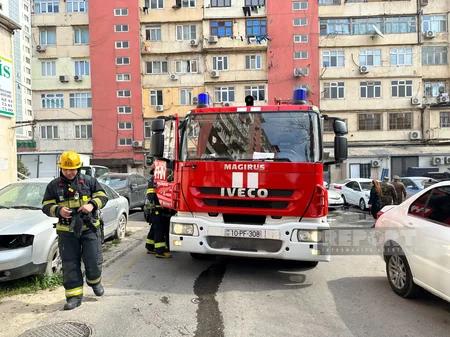 Bakıda yaşayış binasında yanğın olub, 6 nəfər təxliyə edilib - VİDEO - YENİLƏNİB-2