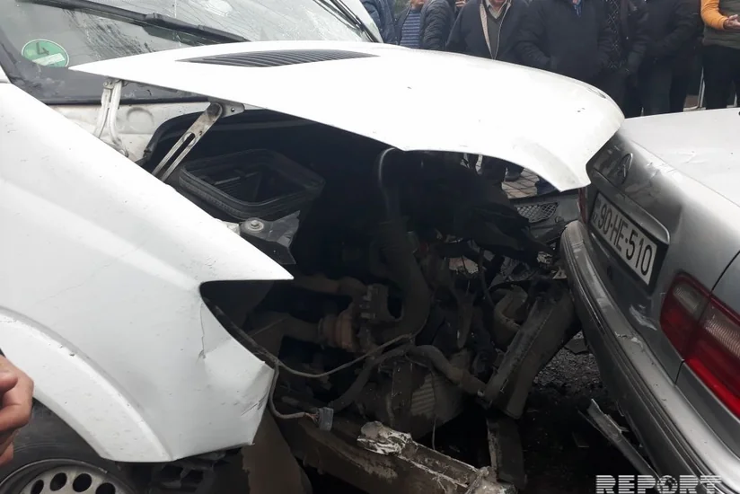 В Мингячевире произошло ДТП, есть раненые