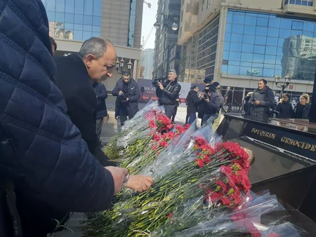 Qərbi Azərbaycan İcmasının üzvləri Ana harayı abidəsini ziyarət ediblər
