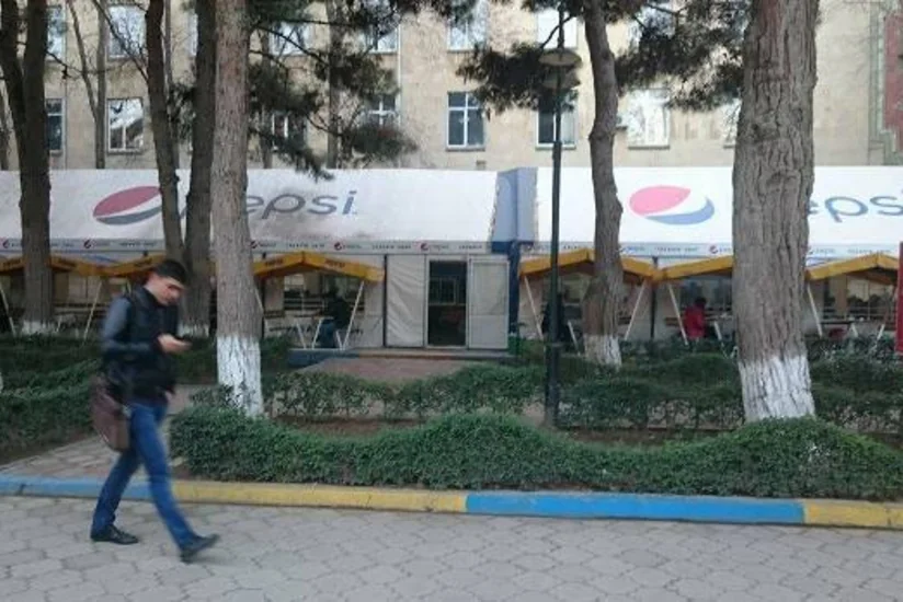 BDU-nun həyətindəki çayxana sökülüb - FOTO