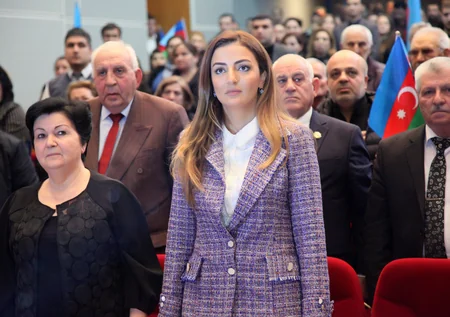 Tanınmış şəxslərin dəstəklədiyi namizəd kimdir? - VİDEO