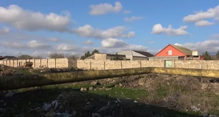 Bakıda qaz xəttinin mühafizə zonasında inşa edilən qanunsuz tikili aşkarlanıb