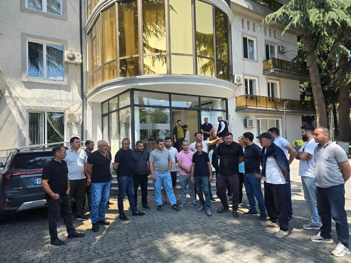 Жители села в Марнеули протестуют против роста наркоторговли