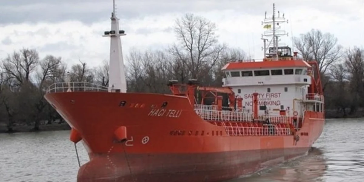 Oil tanker sailing under Turkish flag attacked, four taken hostage