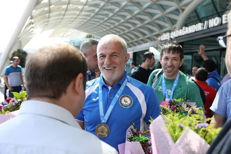 Şotlandiyada 14 medal qazanan usta cüdoçularımız vətənə qayıdıblar