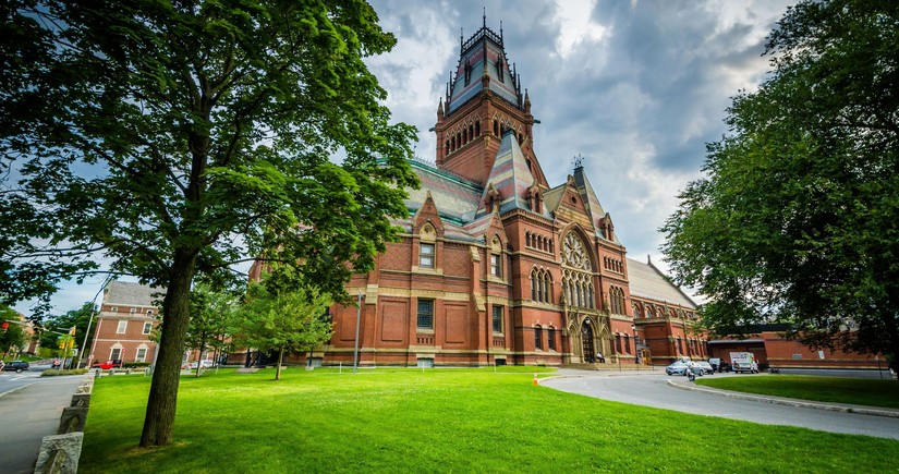 Tramp Harvard Universitetini vergidən azad statusundan məhrum etməyi planlaşdırır
