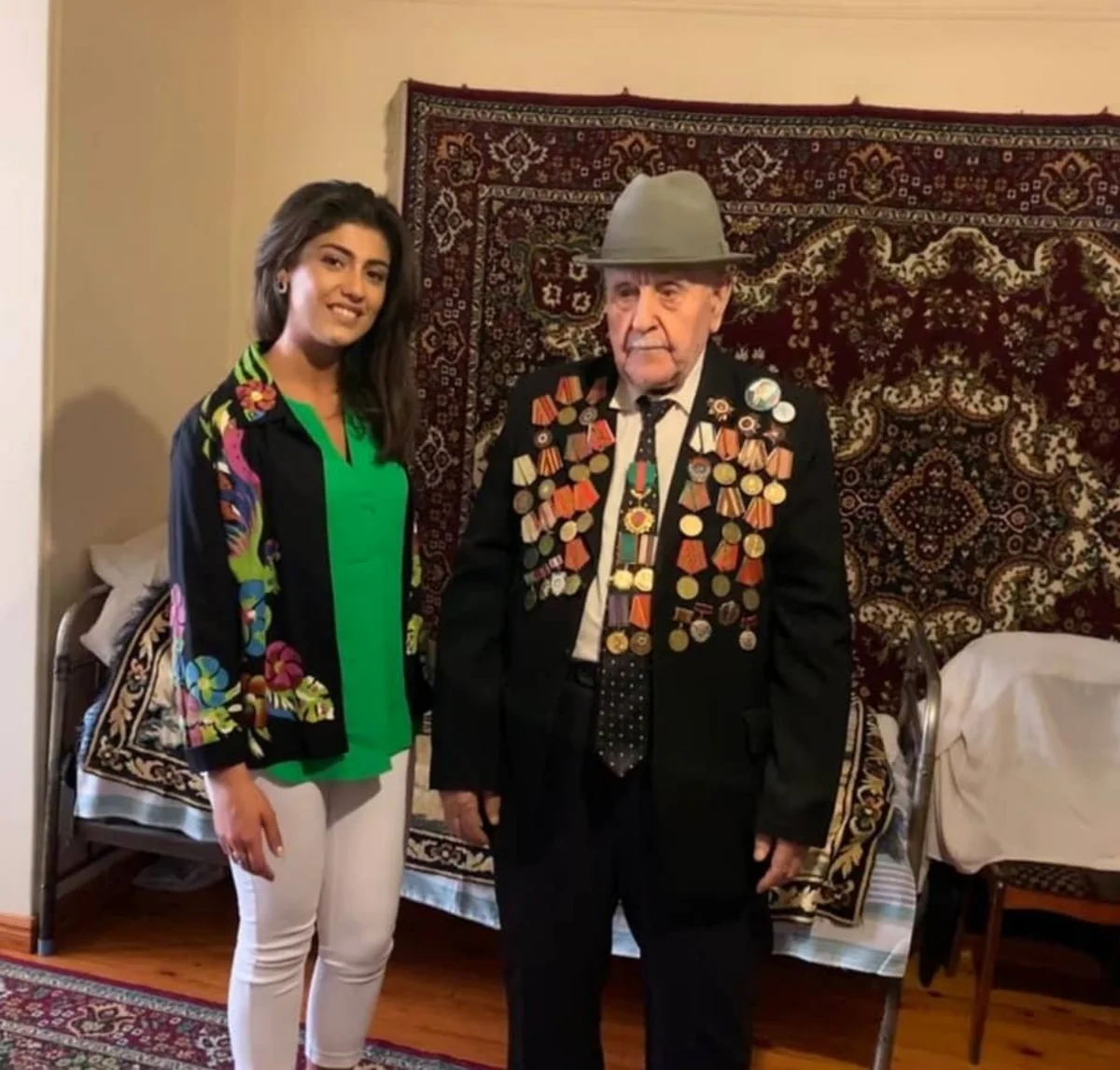 AzTV əməkdaşları müharibə veteranlarını təbrik edib