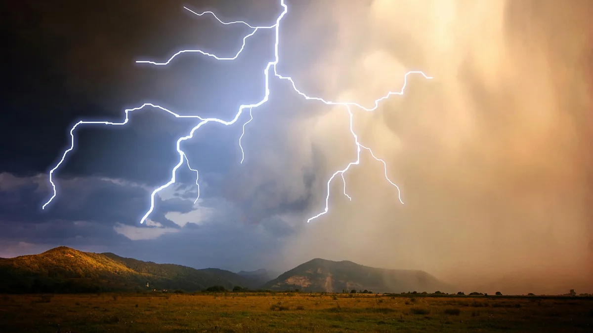 Hindistanda ildırım 107 nəfəri vuraraq öldürüb