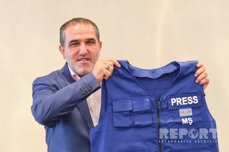 Press Council distributes vests to journalists - PHOTO