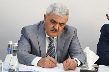 ​Deputatlığa namizəd Rövnəq Abdullayev Bakının Keşlə qəsəbəsində seçicilərlə görüşüb