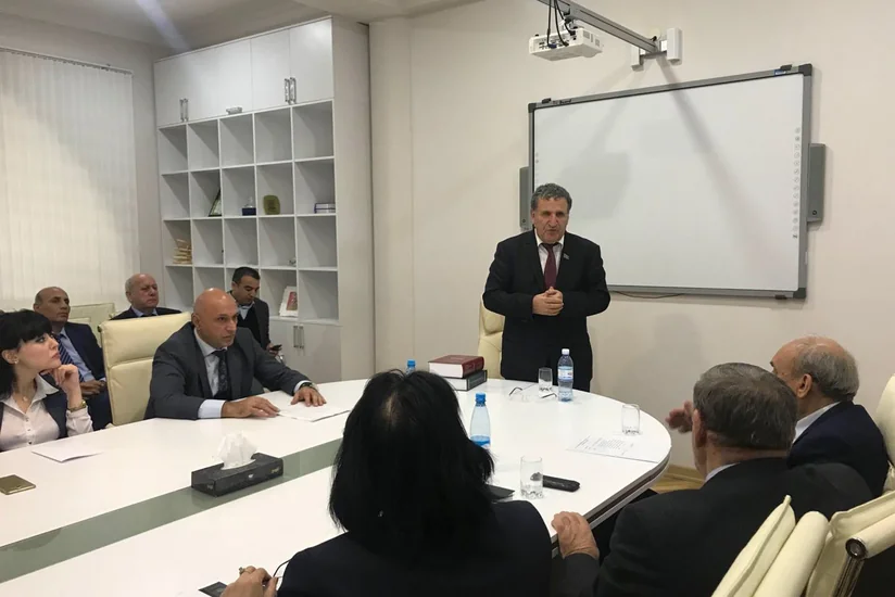 İsa Həbibbəyli: Azərbaycan cəmiyyəti  iki y ilə yazılan sözlərin bir y ilə yazılmasına hazır deyil