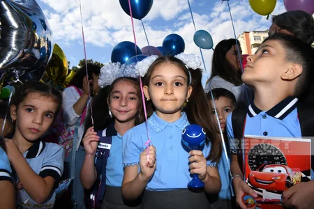 Birincilərin ilk dərs günü - FOTOREPORTAJ