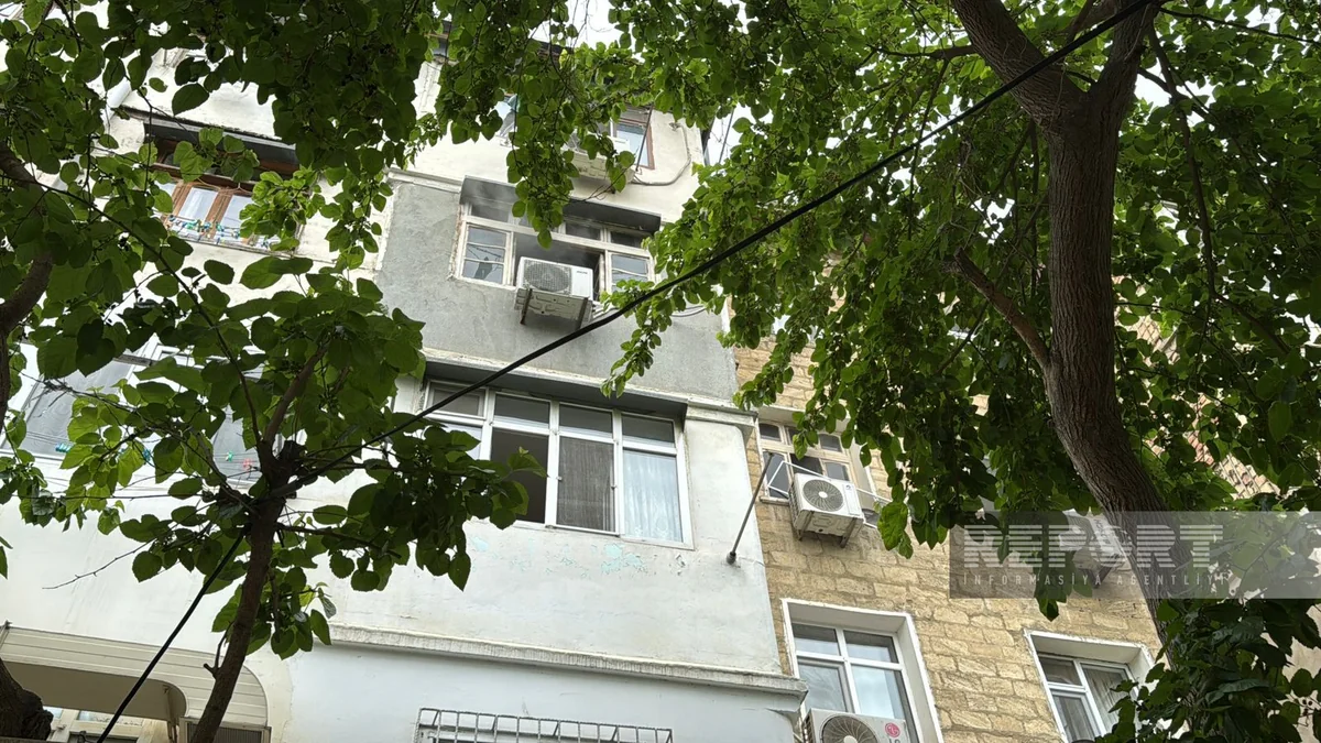 Sumqayıtda yaşayış binasında baş verən yanğın söndürülüb - YENİLƏNİB