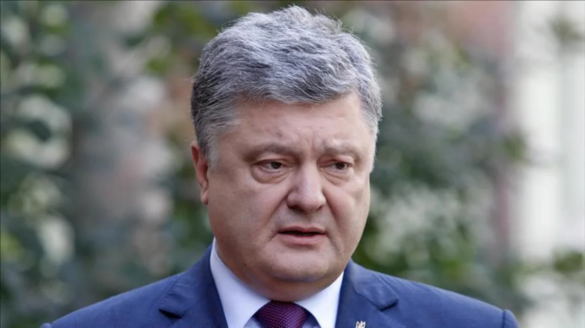 Poroşenko: Ukrayna müharibə vəziyyətindədir