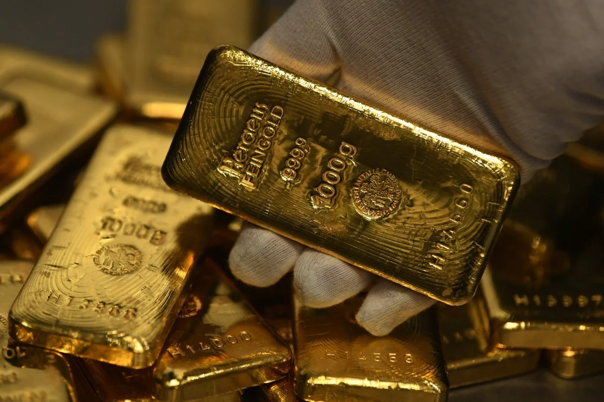 Uzbekistan suspends gold sales